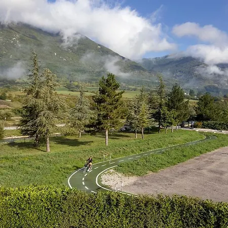 Sport Village & Отель 4*