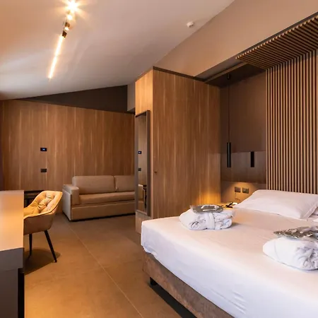 Sport Village & 4*