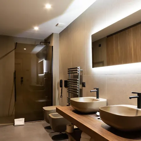 Sport Village & 4*