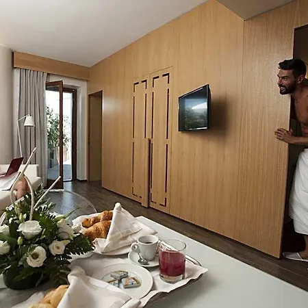 Hotel Sport Village & 4*