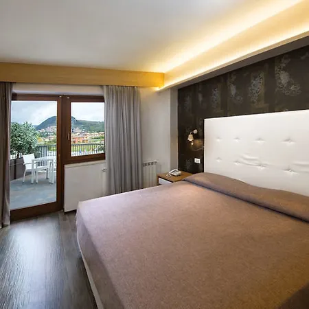 Sport Village & 4*