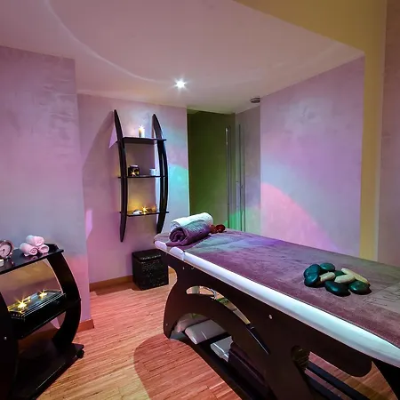 Sport Village & 4*