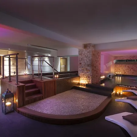 Hotel Sport Village & 4*