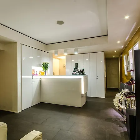 Sport Village & 4*